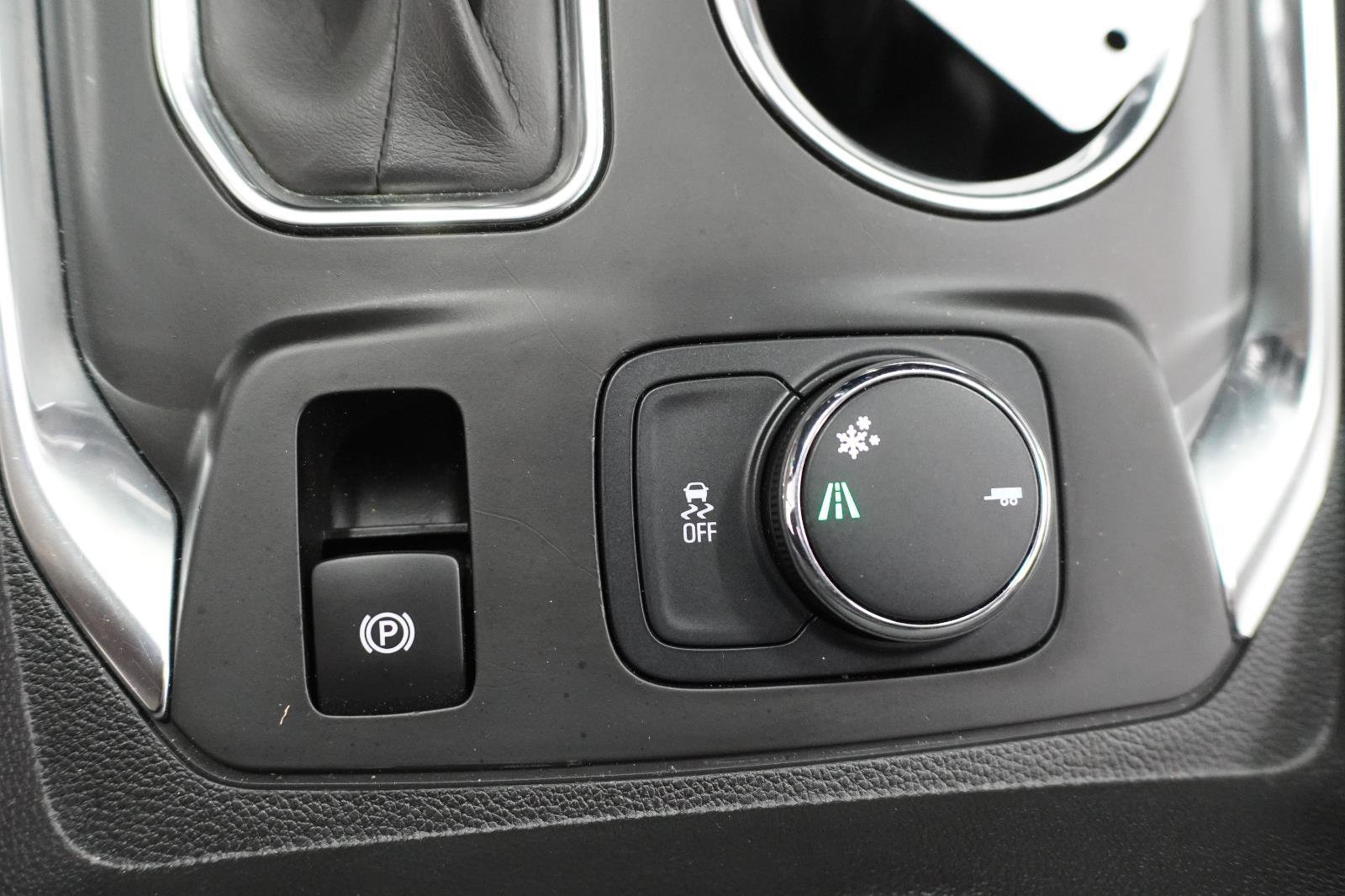 Used 2021 Chevrolet Traverse LT FWD image 32