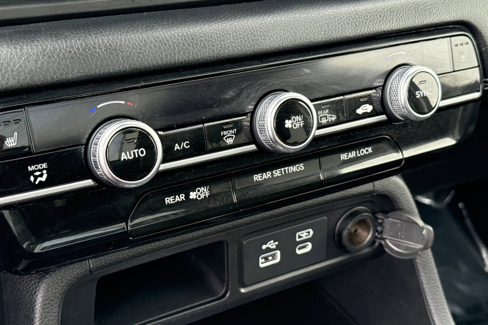 Certified 2024 Honda Pilot Touring image 17
