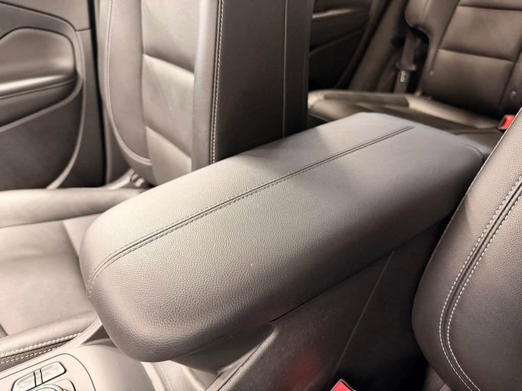 Used 2022 GMC Terrain SLT w/ Infotainment Package II AWD/4WD image 37