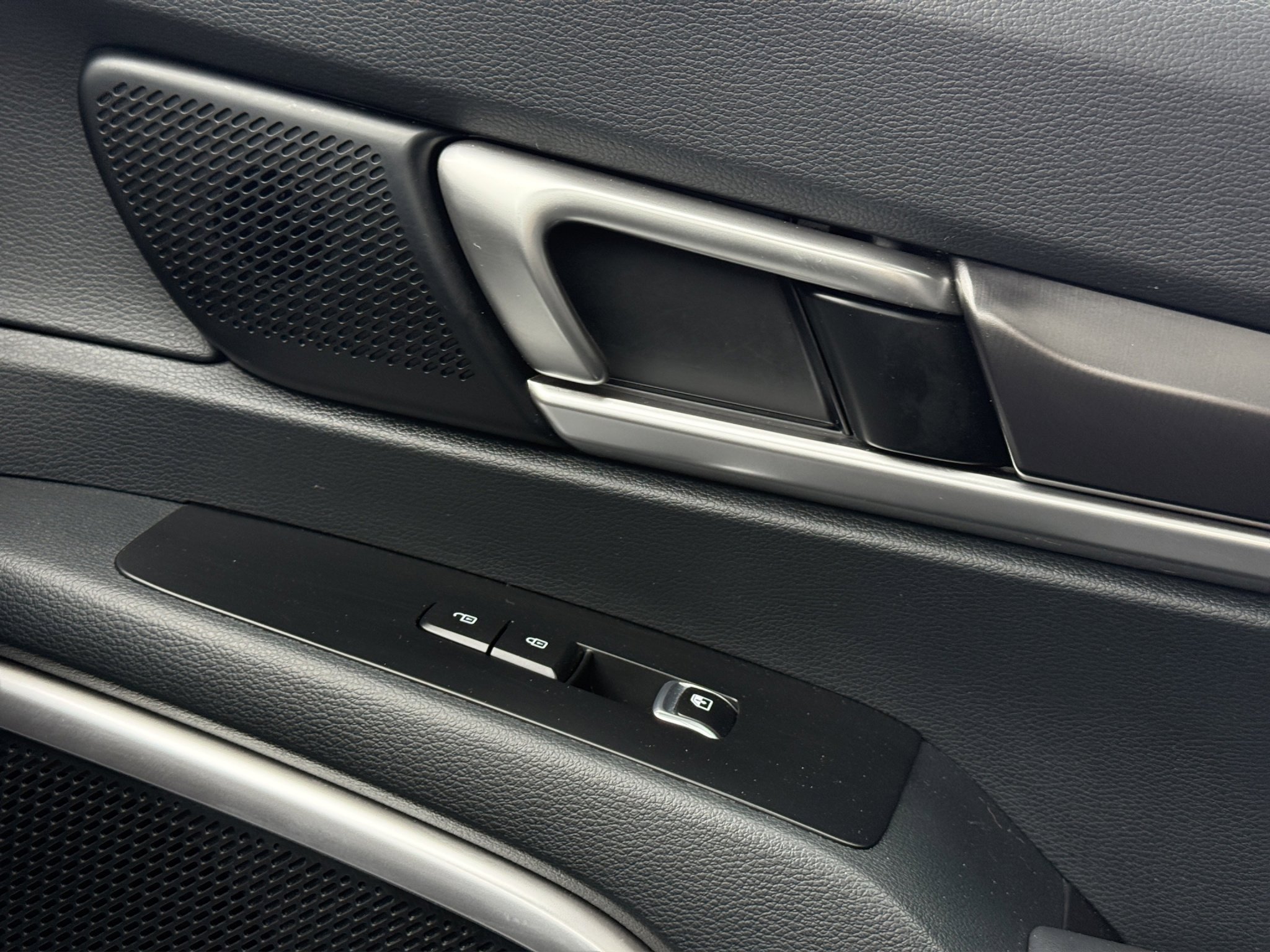 Used 2025 Kia Telluride S image 19