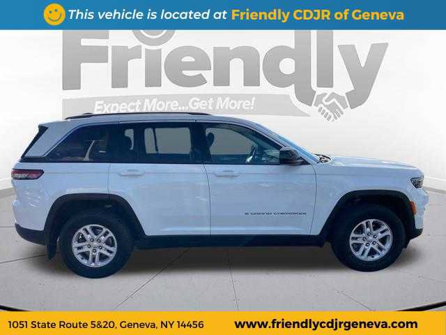 Used 2023 Jeep Grand Cherokee Laredo w/ Luxury Tech Group I image 4