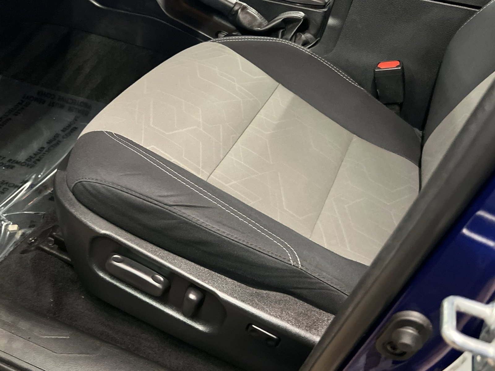 Used 2022 Toyota Tacoma TRD Sport w/ Technology Package AWD/4WD image 11