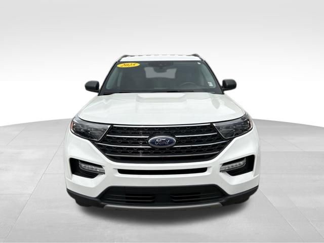 Used 2023 Ford Explorer XLT w/ Equipment Group 202A AWD/4WD image 7