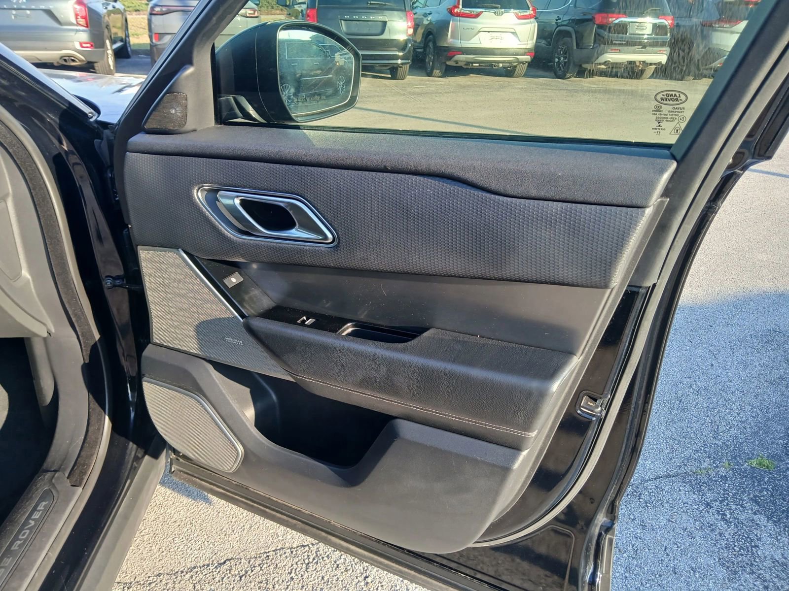 Used 2018 Land Rover Range Rover Velar S image 15