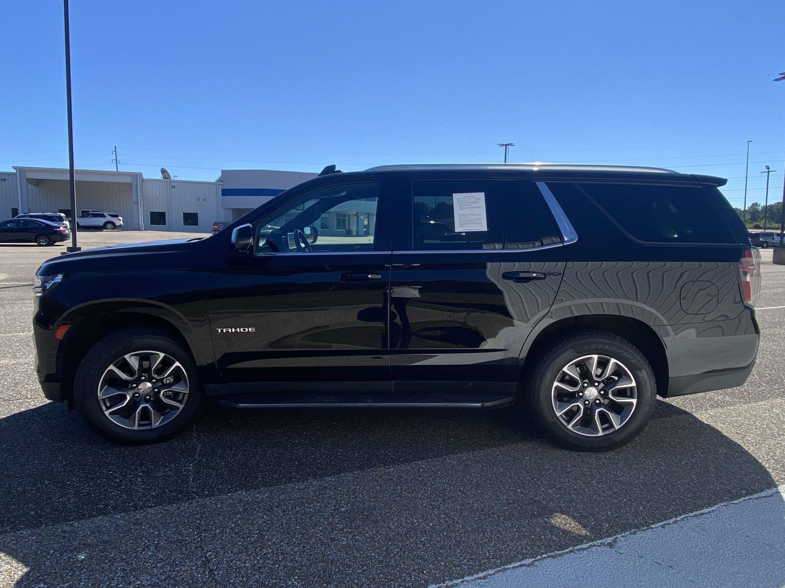 Used 2023 Chevrolet Tahoe LT w/ Luxury Package RWD image 4