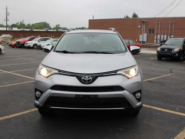 Used 2017 Toyota RAV4 XLE AWD/4WD image 3