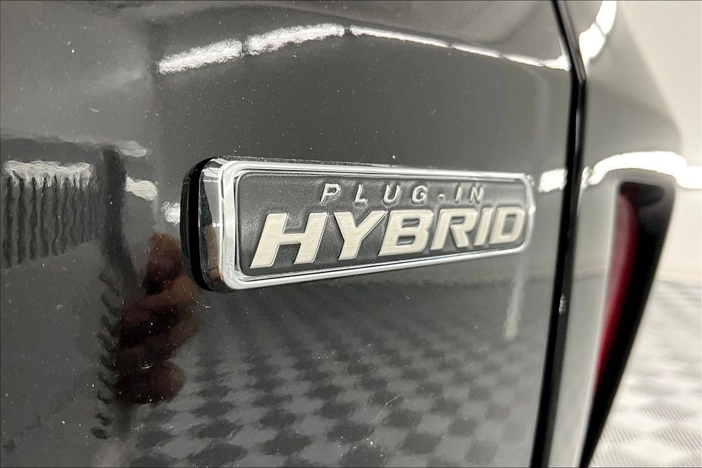 New 2025 Ford Escape SE w/ PHEV Premium Package FWD image 9