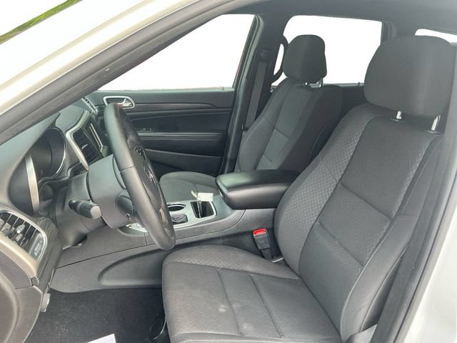 Used 2019 Jeep Grand Cherokee Laredo AWD/4WD image 10