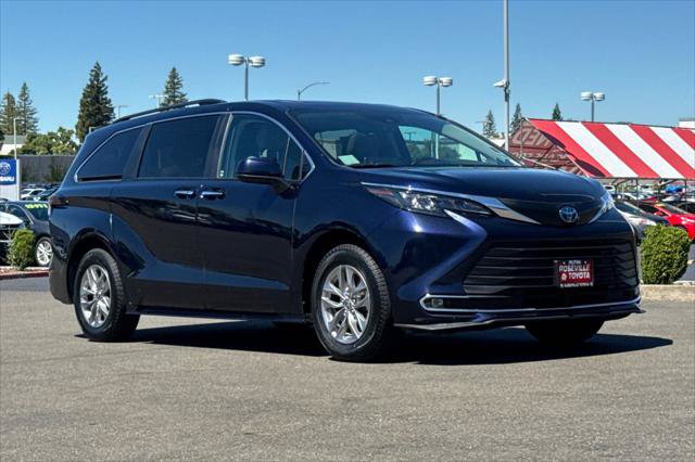 Certified 2024 Toyota Sienna XLE FWD image 5