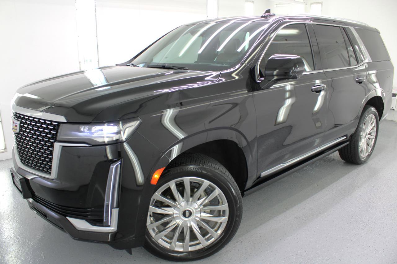 Used 2022 Cadillac Escalade Premium Luxury w/ Performance Package RWD image 2