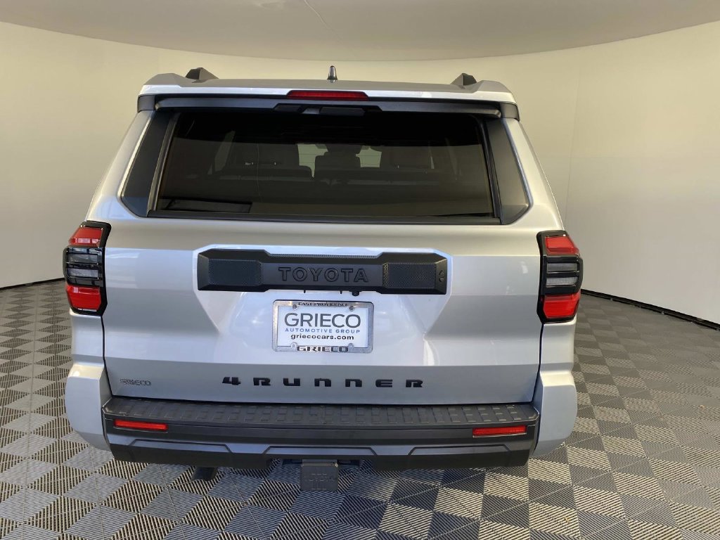 Used 2025 Toyota 4Runner SR5 AWD/4WD image 7