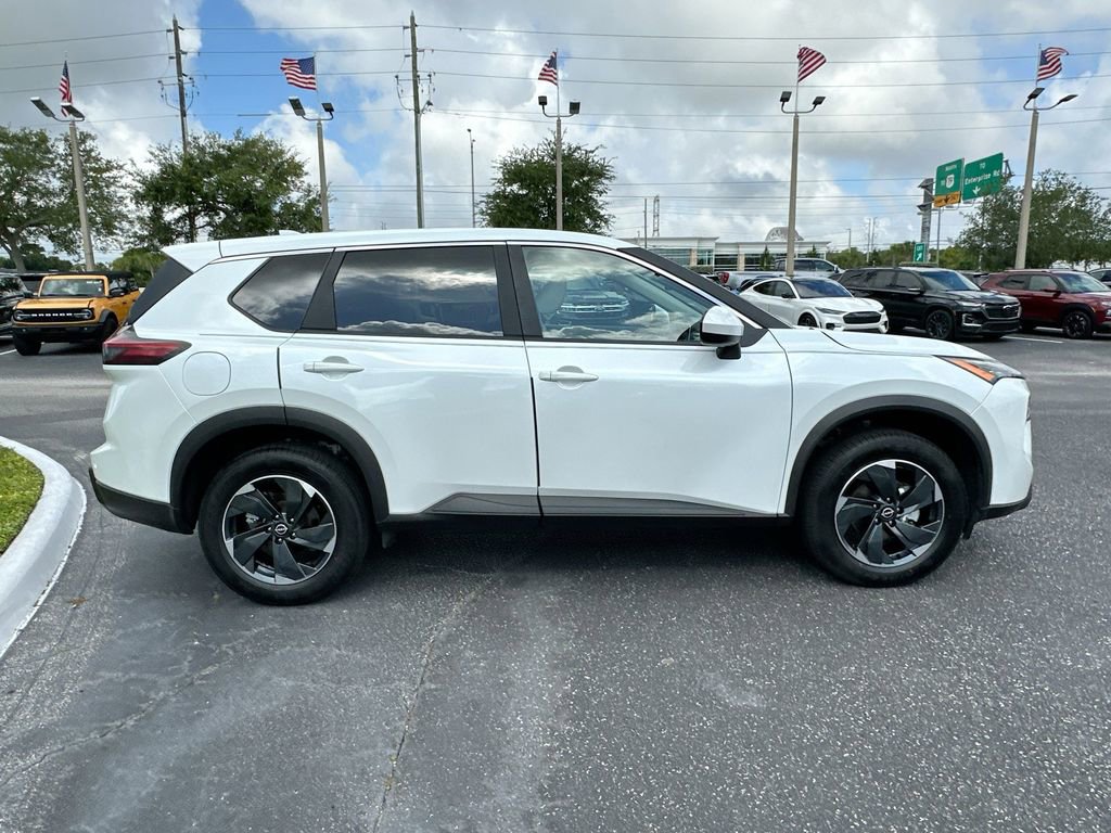 Used 2025 Nissan Rogue SV AWD/4WD image 4
