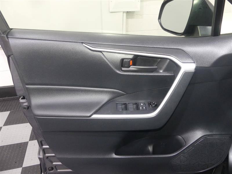Used 2020 Toyota RAV4 LE w/ All Weather Liner Package AWD/4WD image 17