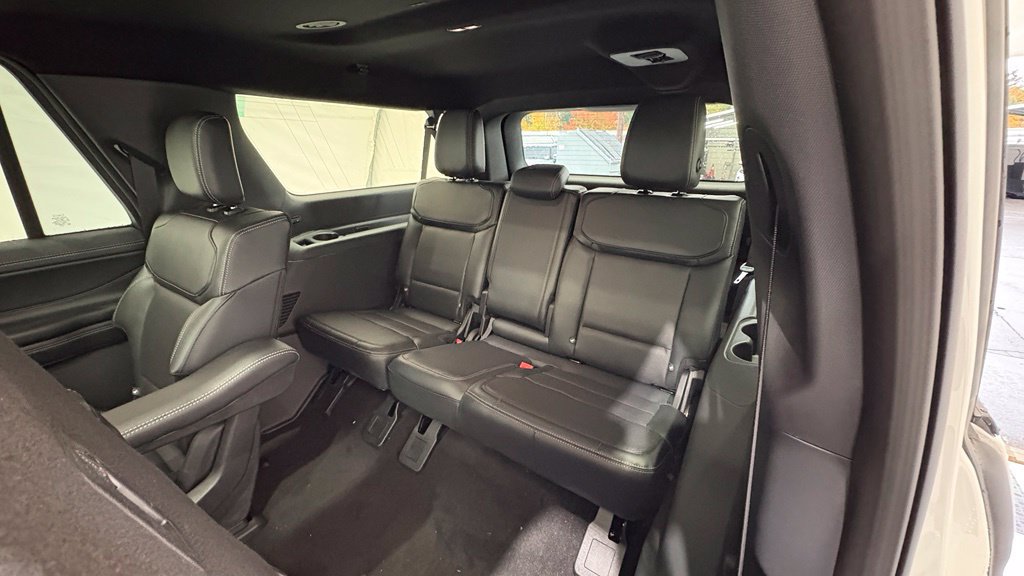 New 2026 Ford Expedition Max Platinum w/ Stealth Performance Package AWD/4WD image 24