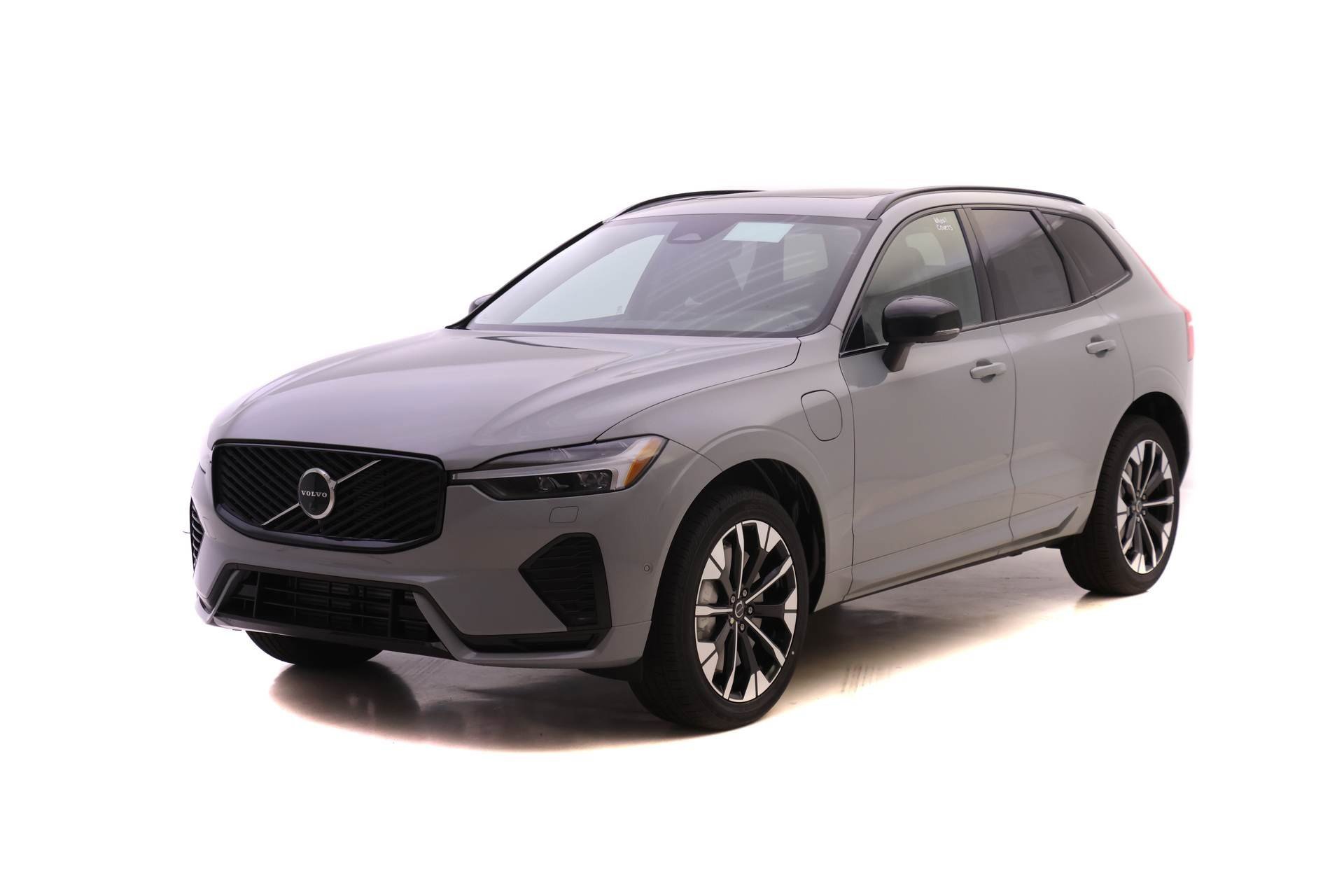 New 2026 Volvo XC60 T8 Plus w/ Protection Package Premier