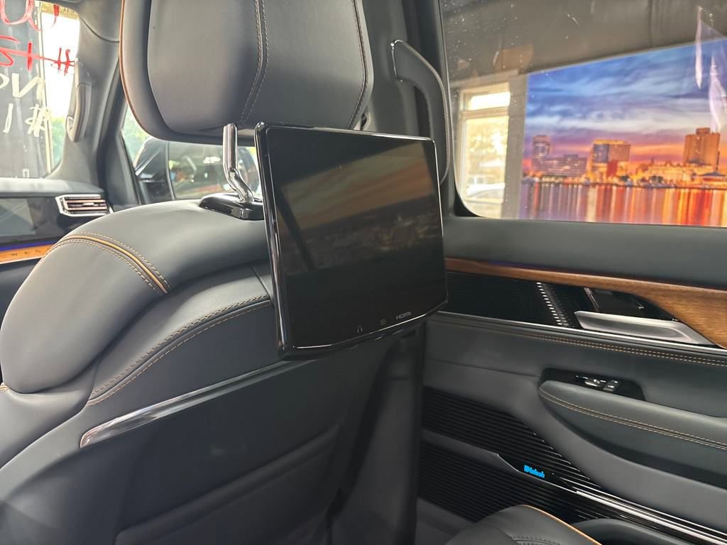 New 2024 Jeep Grand Wagoneer L Series III w/ Rear Seat Video Group 1 image 15