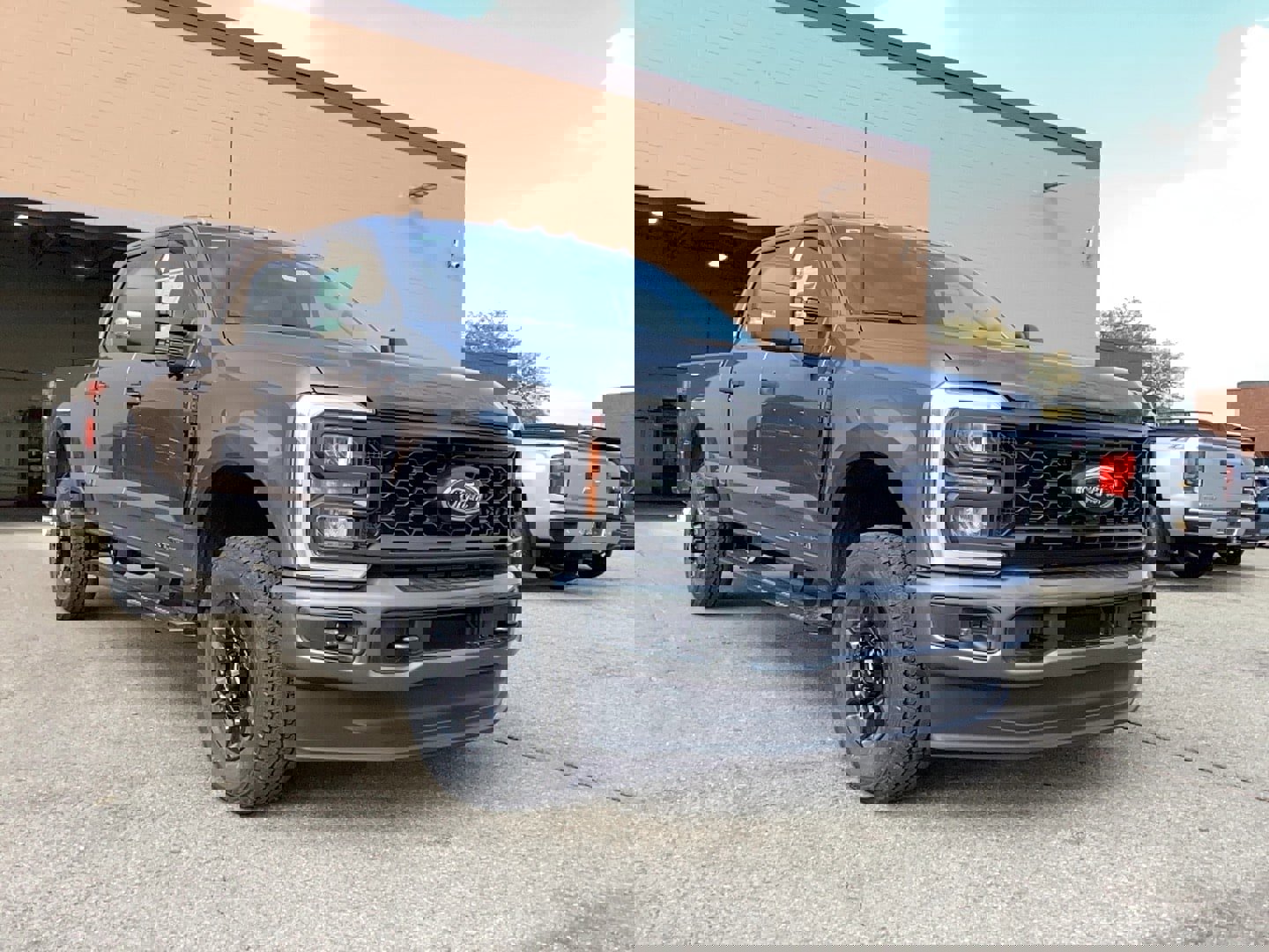 New 2026 Ford F350 4x4 Crew Cab Super Duty image 1