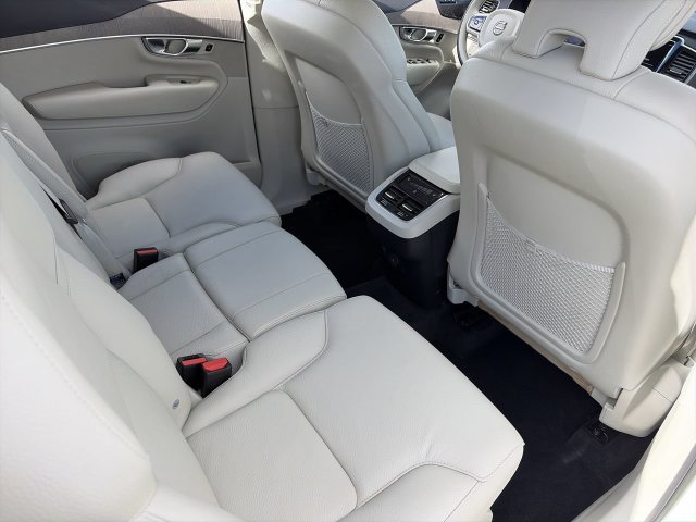 Used 2023 Volvo XC90 B6 Plus w/ Protection Package Premier AWD/4WD image 14