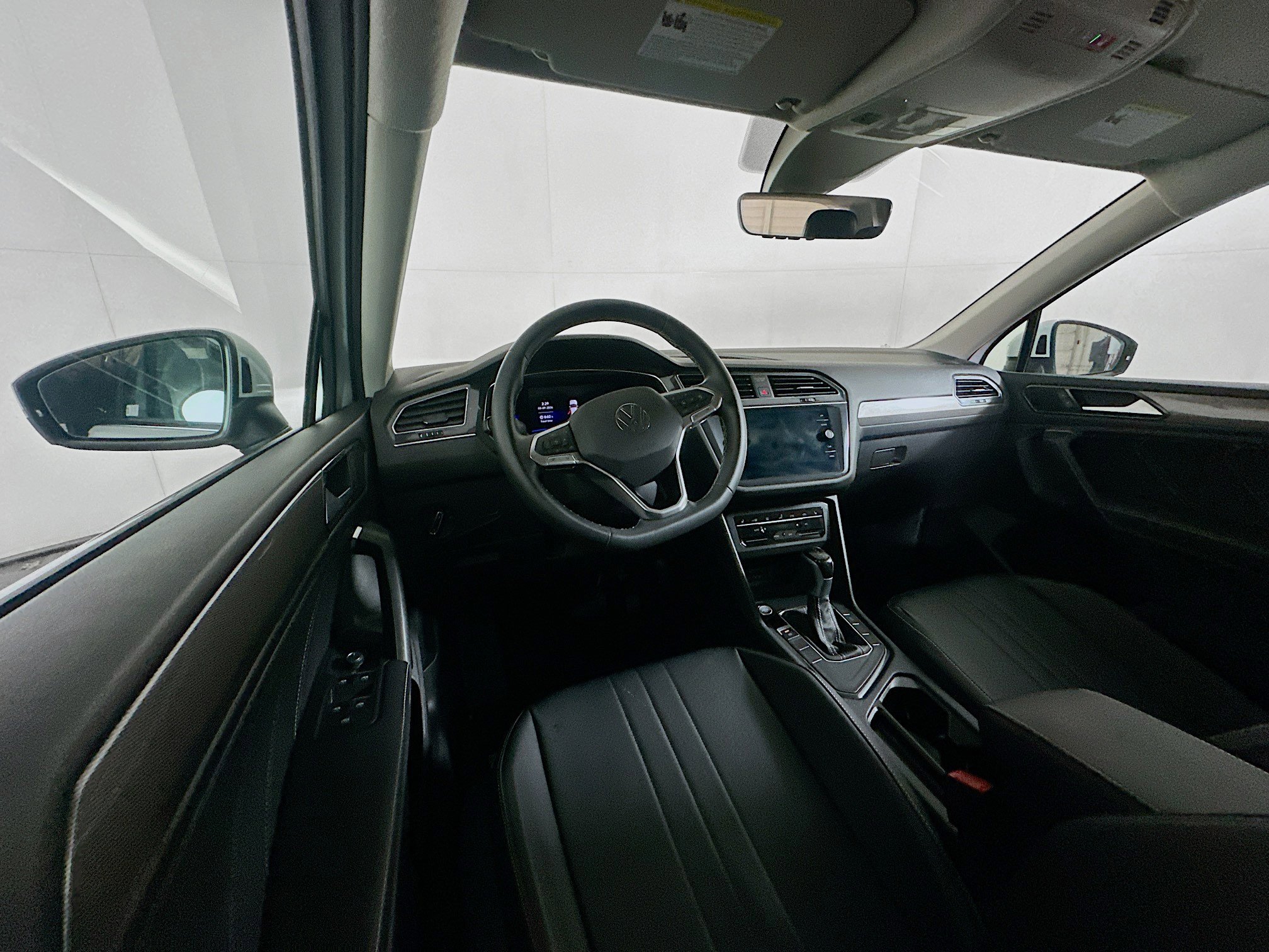 Used 2022 Volkswagen Tiguan SE image 18