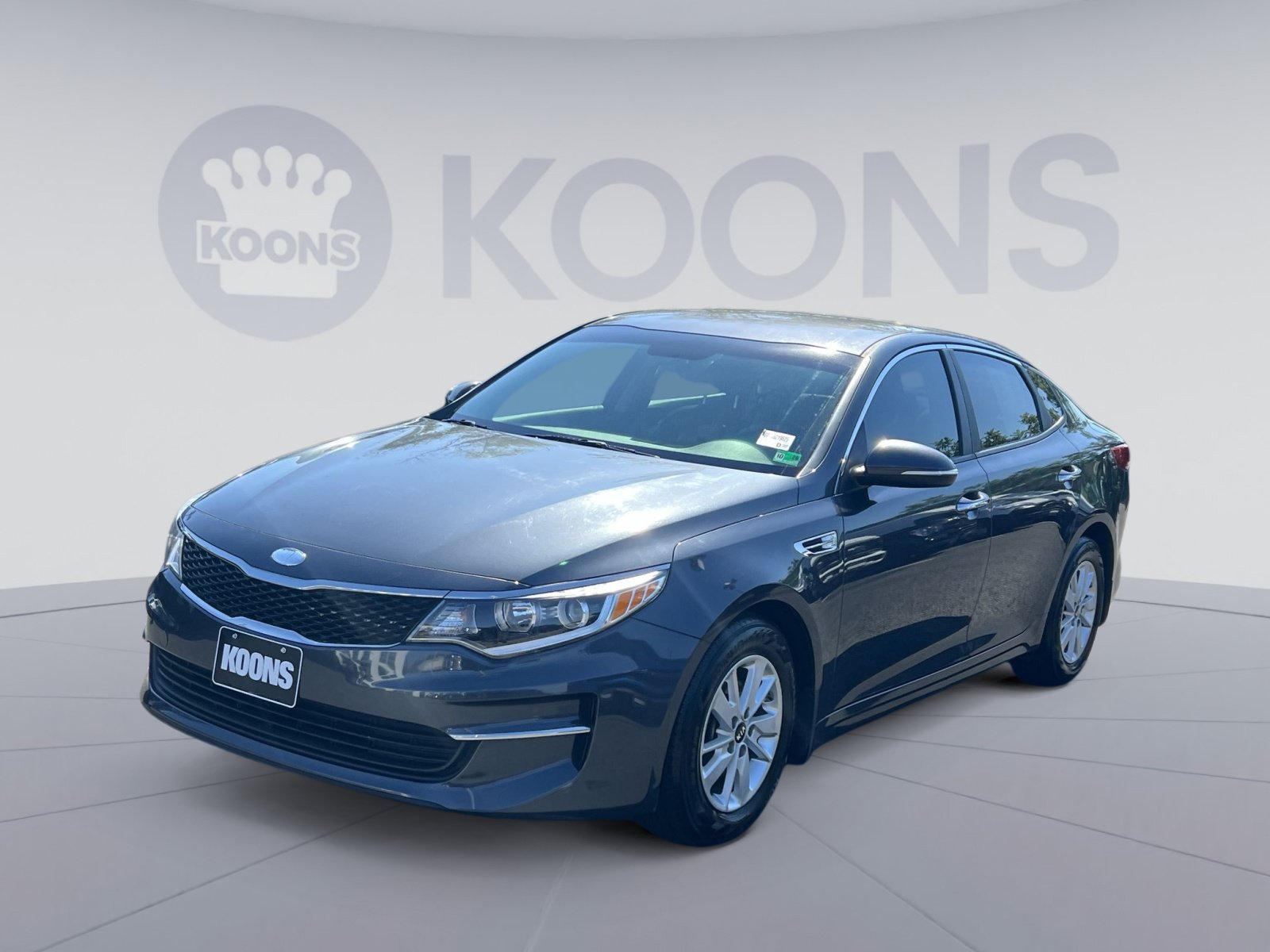 Used 2018 Kia Optima LX FWD image 1