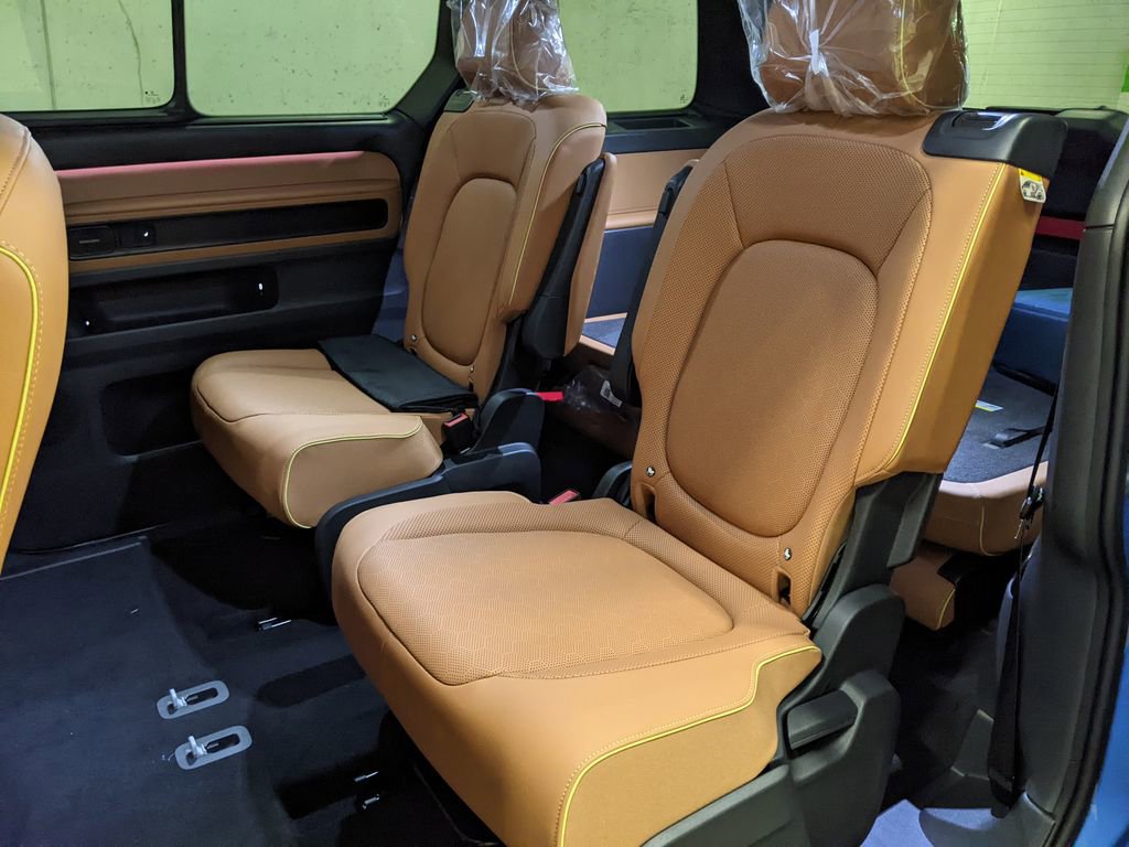 New 2025 Volkswagen ID. Buzz Pro S Plus AWD/4WD image 23