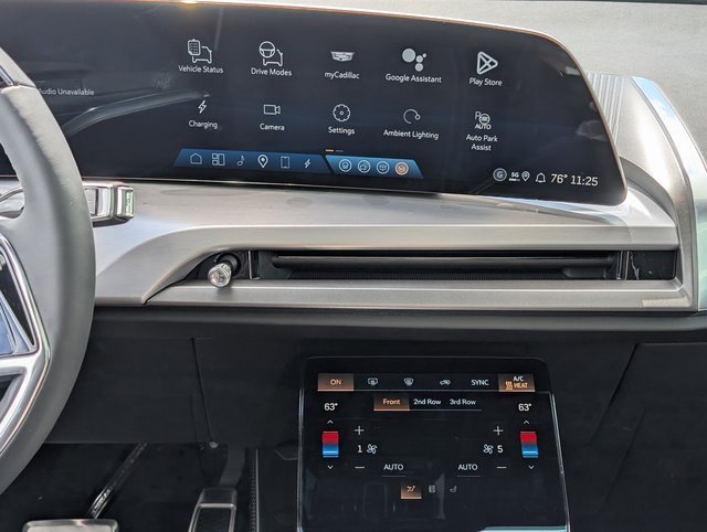 New 2026 Cadillac Vistiq Luxury w/ LPO, Floor Liner Package image 12