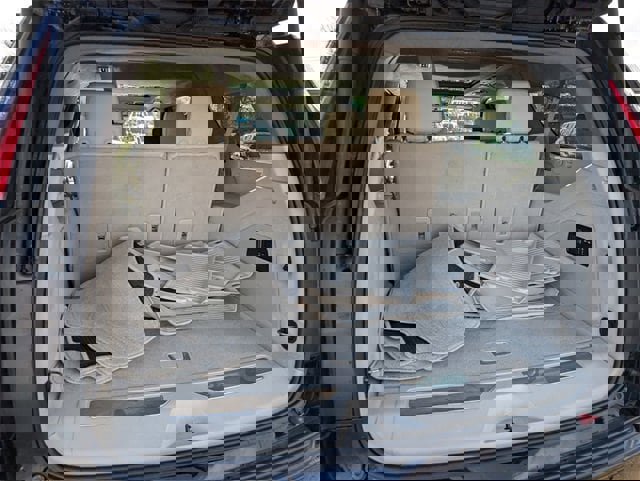 Used 2022 Cadillac Escalade ESV Premium Luxury Platinum image 27