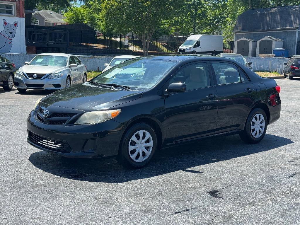Used 2011 Toyota Corolla LE FWD image 3