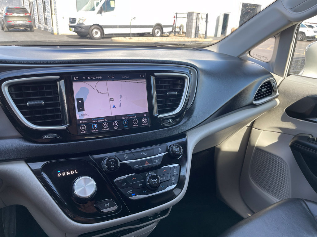 Used 2020 Chrysler Pacifica Touring-L Plus FWD image 18