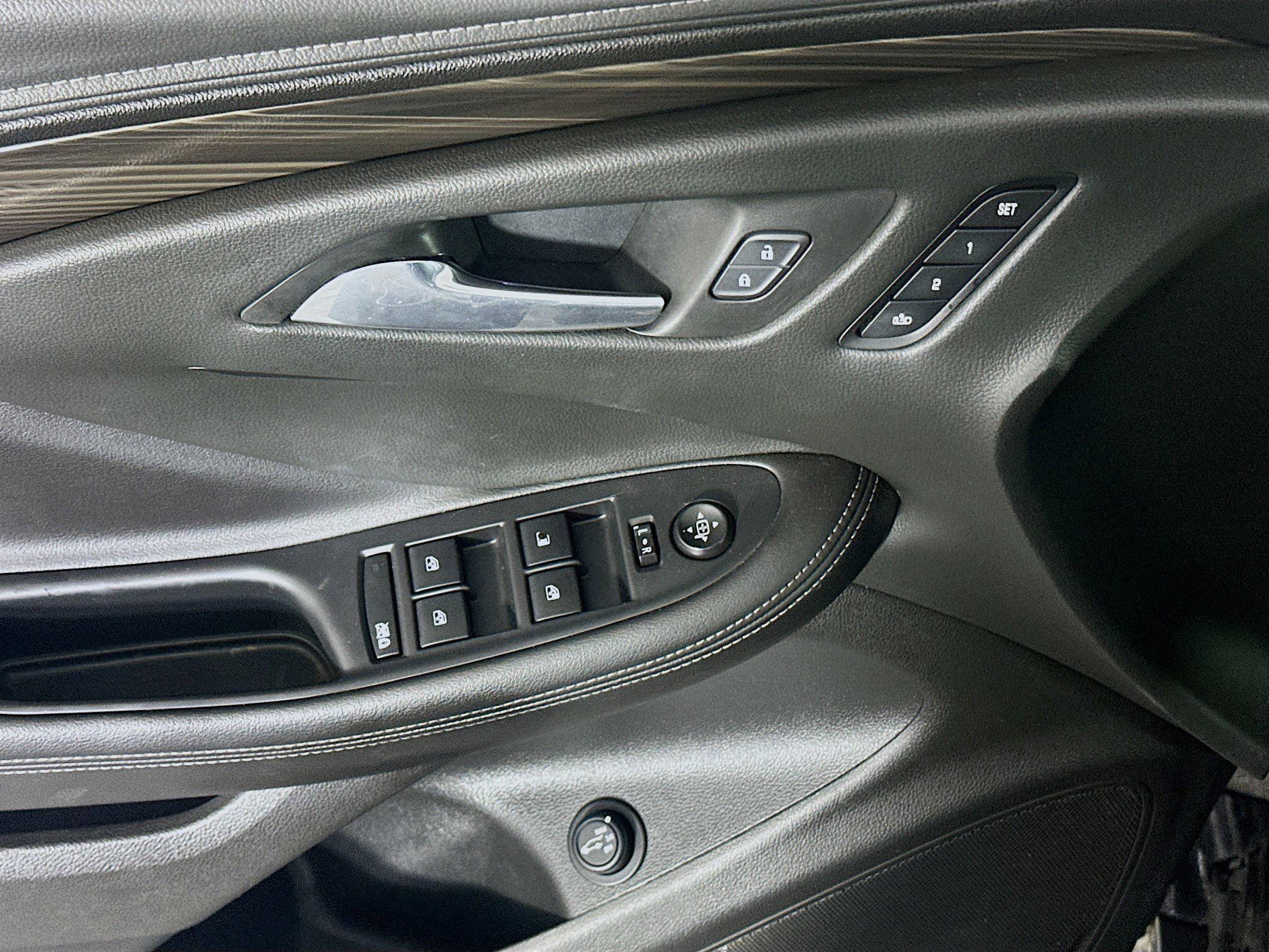 Used 2020 Buick Envision Essence image 15