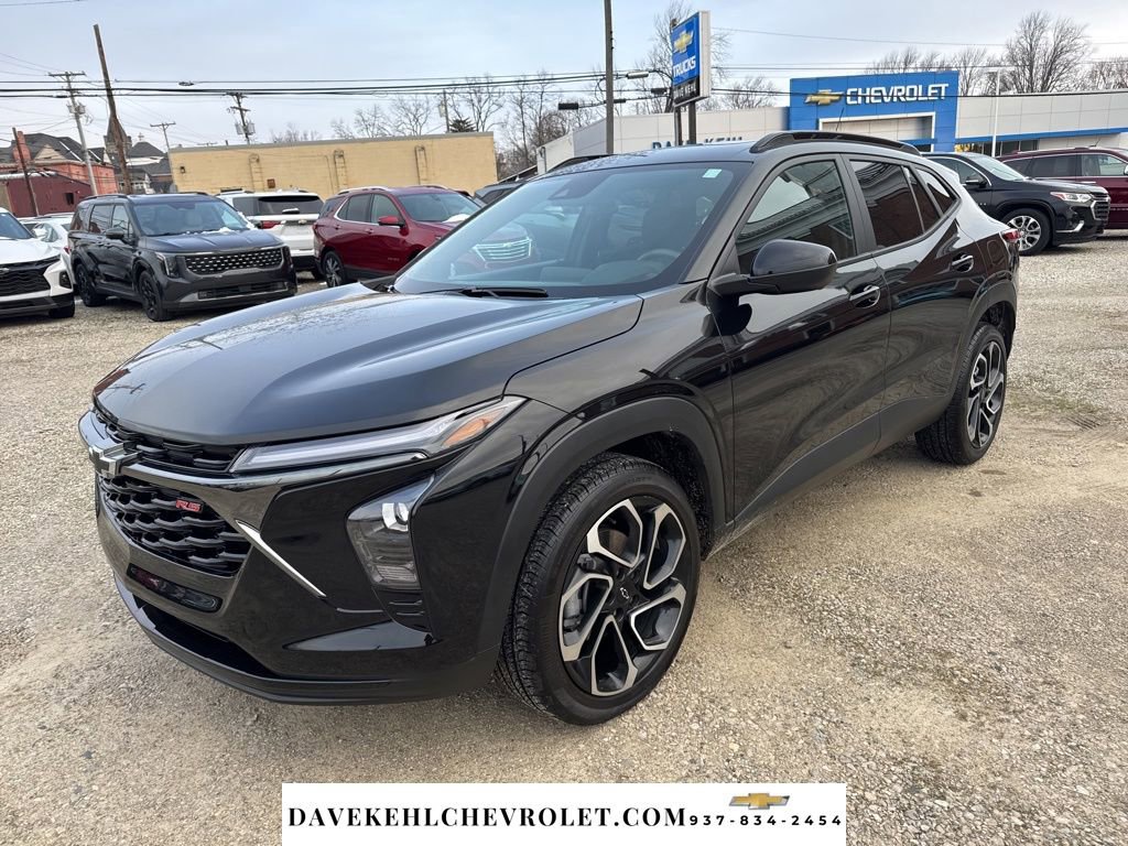 Used 2025 Chevrolet Trax RS w/ Sunroof Package image 1