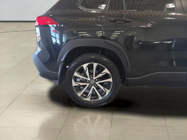 Used 2022 Toyota Corolla Cross XLE w/ Convenience Package FWD image 32