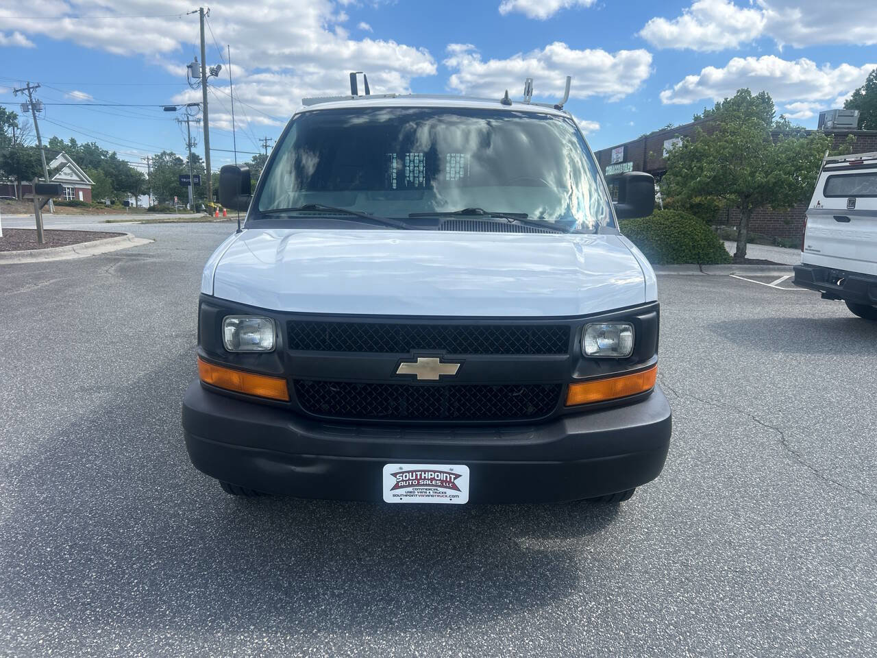 Used 2017 Chevrolet Express 2500 RWD image 5