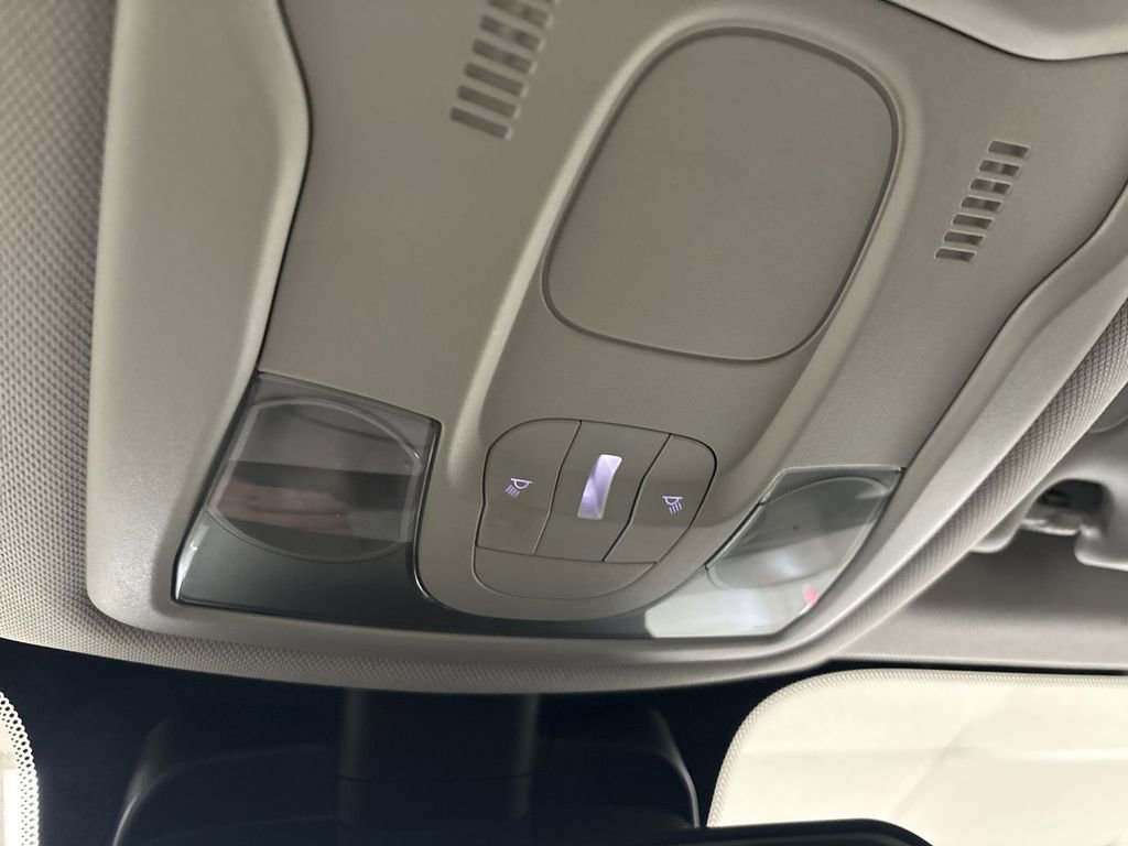 Used 2019 Jeep Renegade Latitude w/ Cold Weather Group image 49