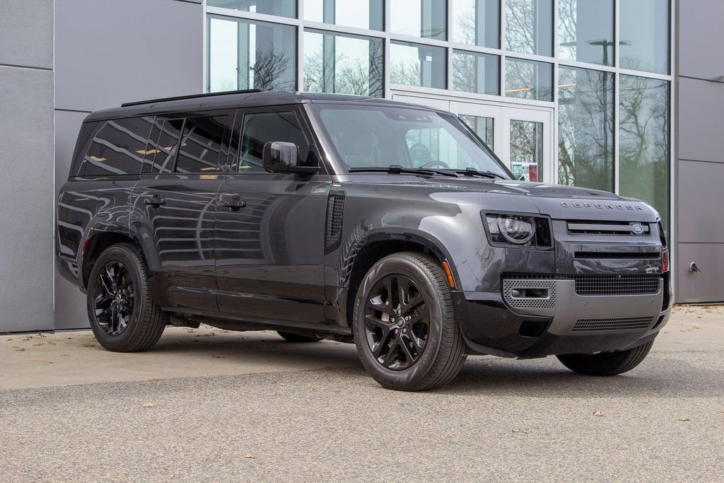 Used 2025 Land Rover Defender 130 Outbound image 3