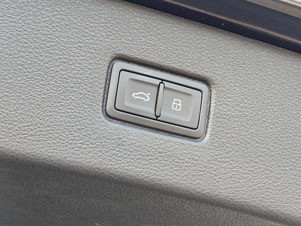 Certified 2023 Audi Q7 3.0T Prestige AWD/4WD image 44