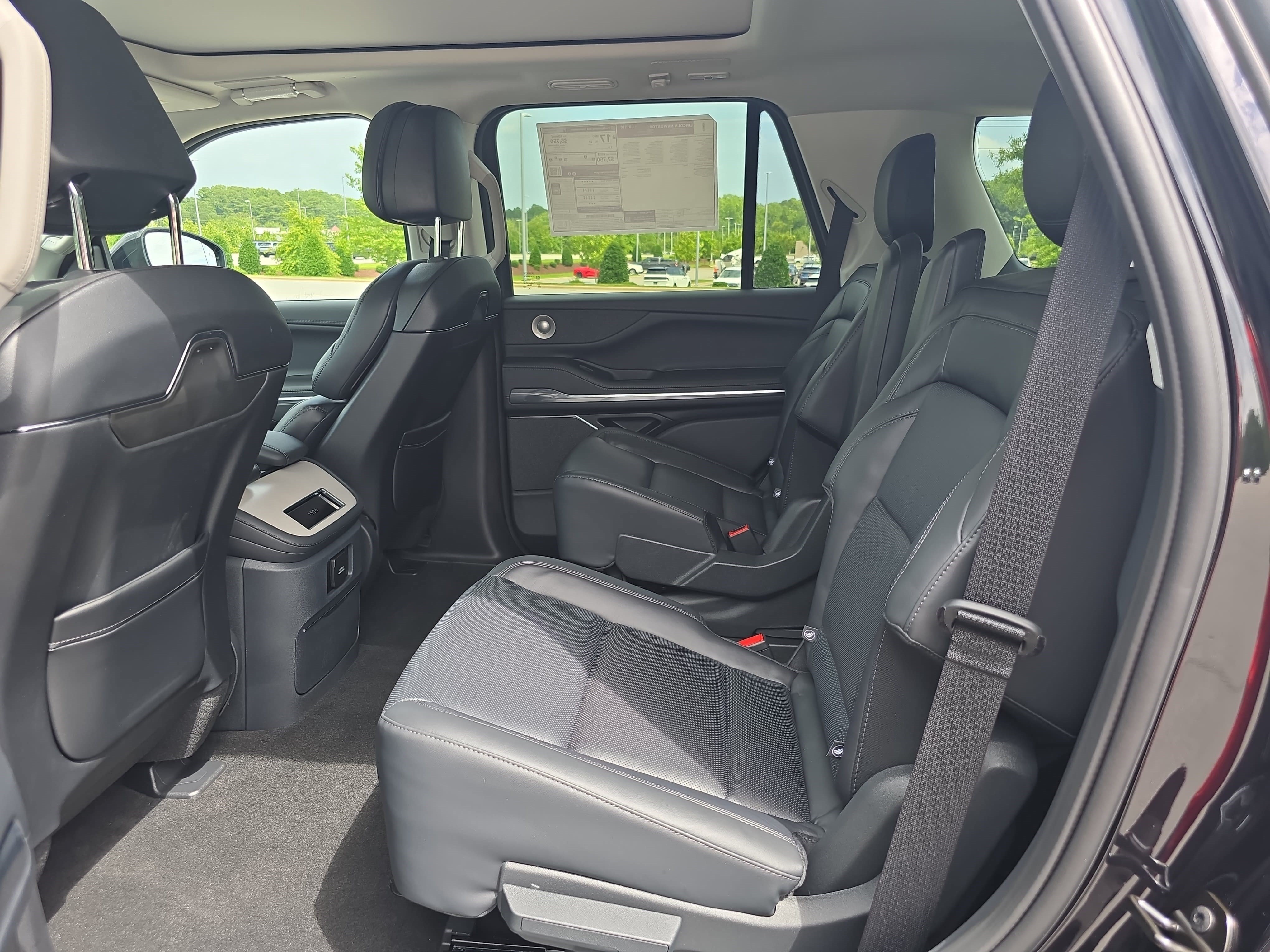 New 2027 Lincoln Navigator Reserve AWD/4WD image 15
