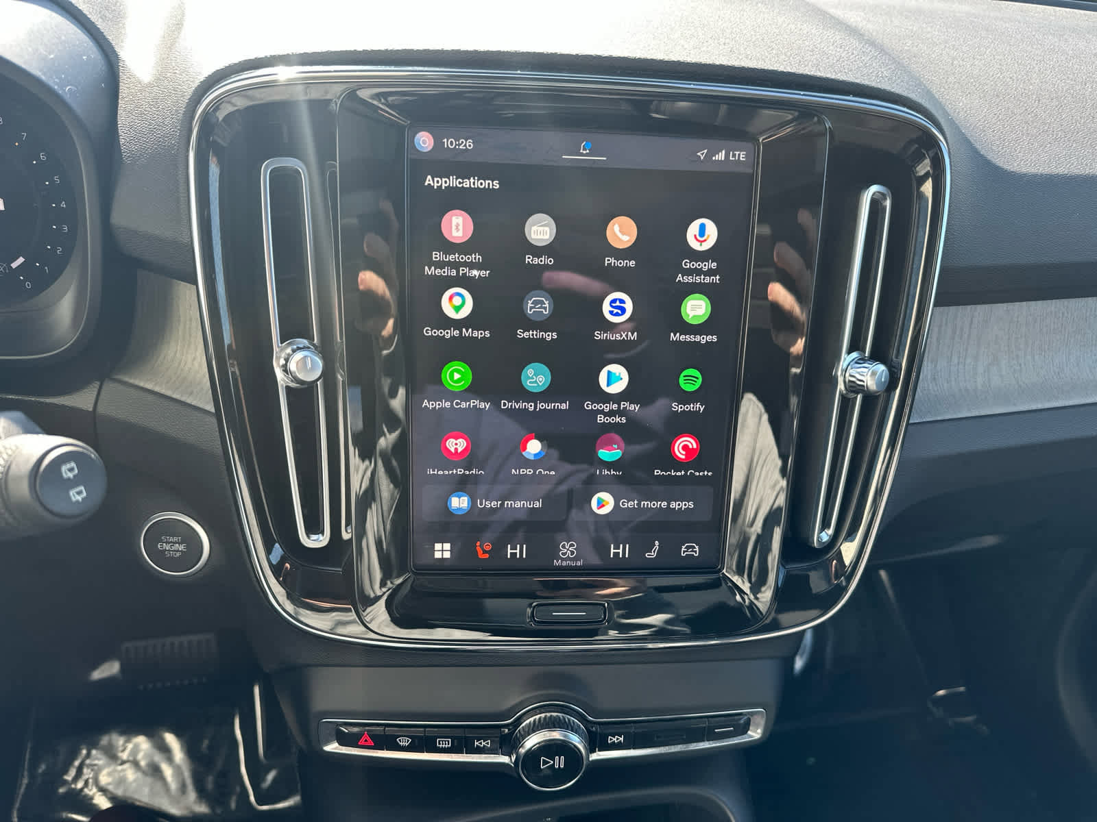 Used 2023 Volvo XC40 B5 Plus w/ Protection Package Premier image 19