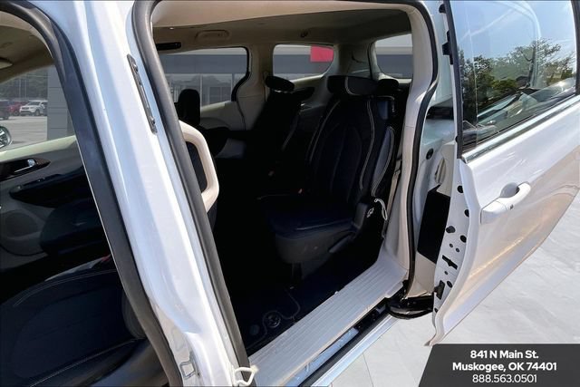 Used 2023 Chrysler Voyager LX FWD image 20