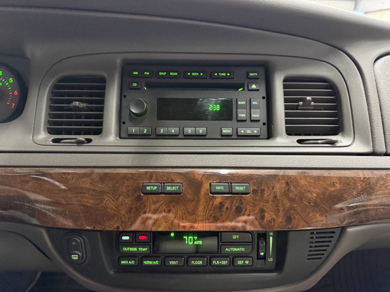 Used 2010 Mercury Grand Marquis LS RWD image 27