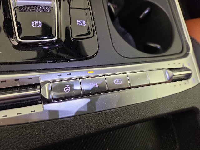 Certified 2025 Kia Carnival SX Prestige FWD image 27