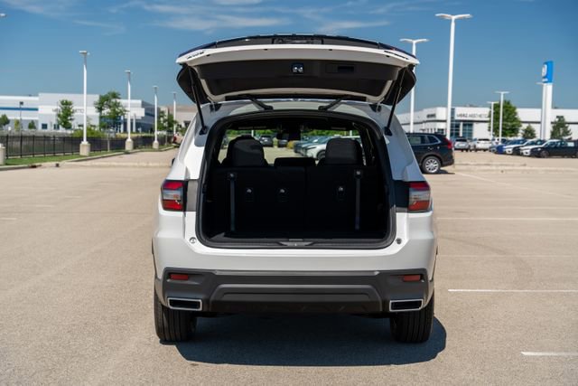 Used 2025 Honda Pilot Sport image 19