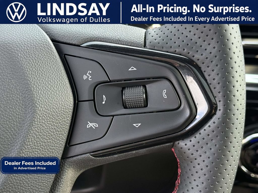 Used 2025 Chevrolet Trax RS w/ Sunroof Package FWD image 22