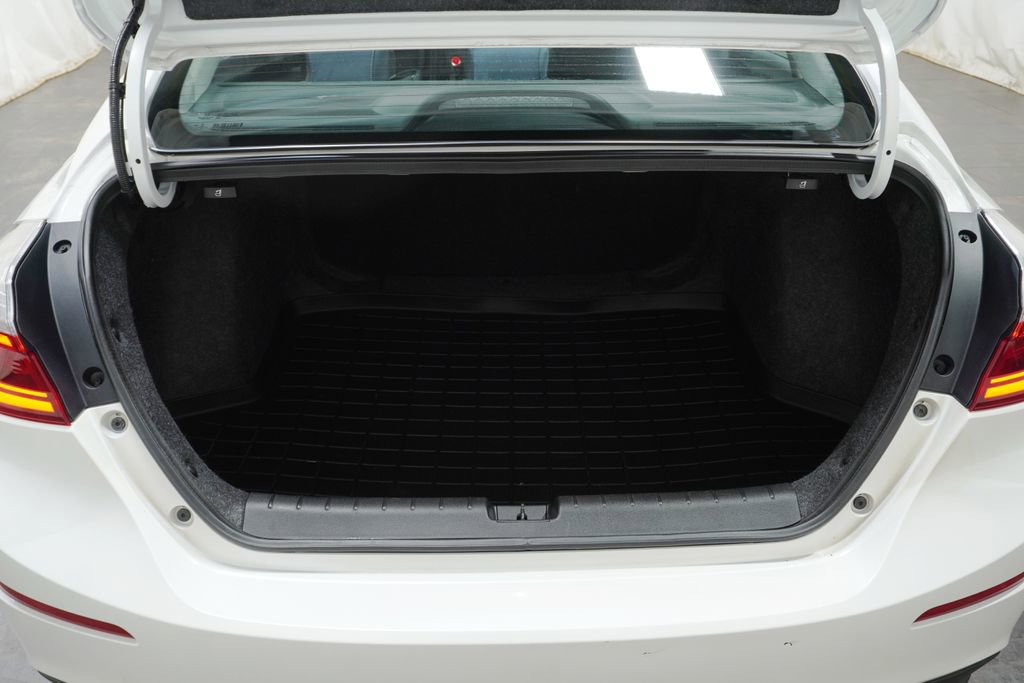 Used 2021 Honda Insight EX image 6