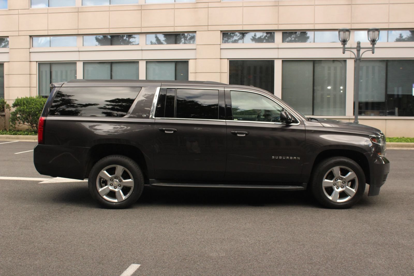 Used 2018 Chevrolet Suburban LT AWD/4WD image 6