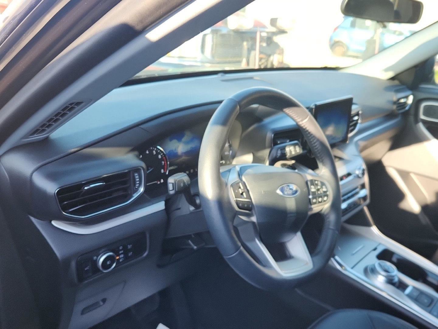 Used 2024 Ford Explorer XLT w/ Equipment Group 202A AWD/4WD image 10