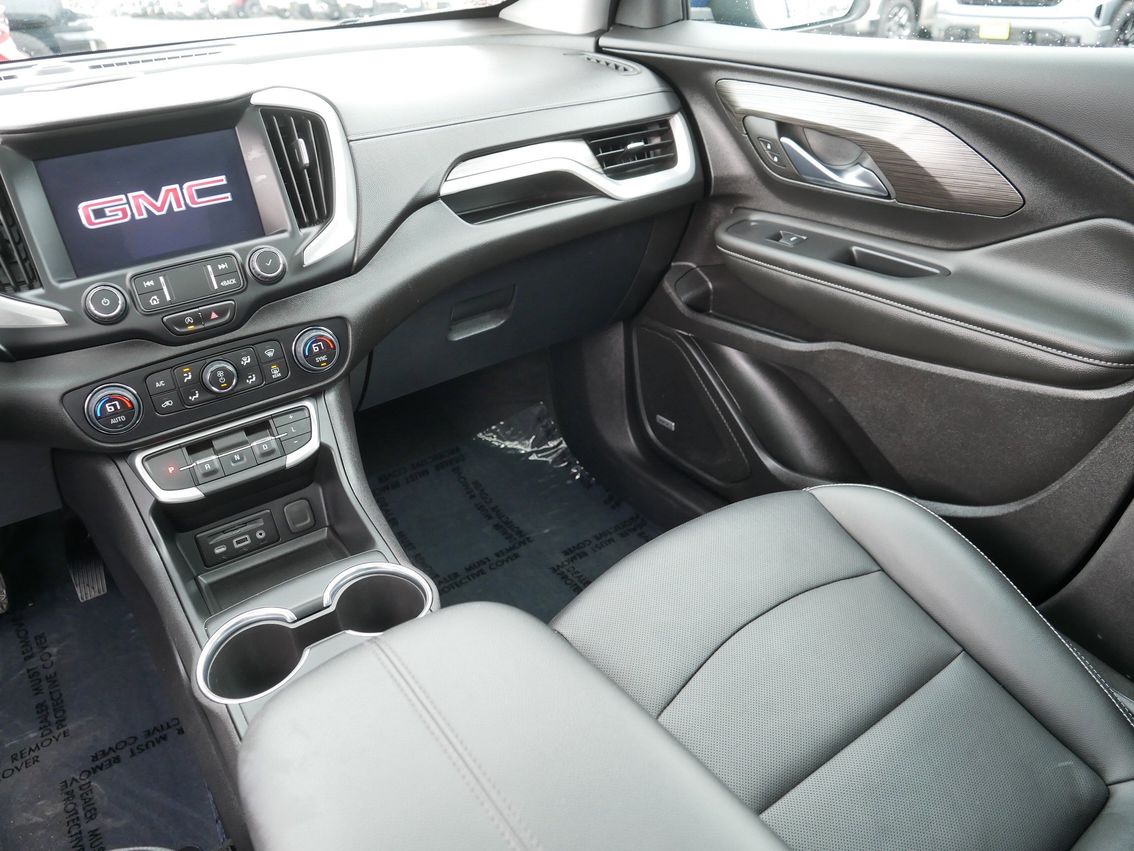 Used 2024 GMC Terrain SLT w/ Infotainment Package II image 11