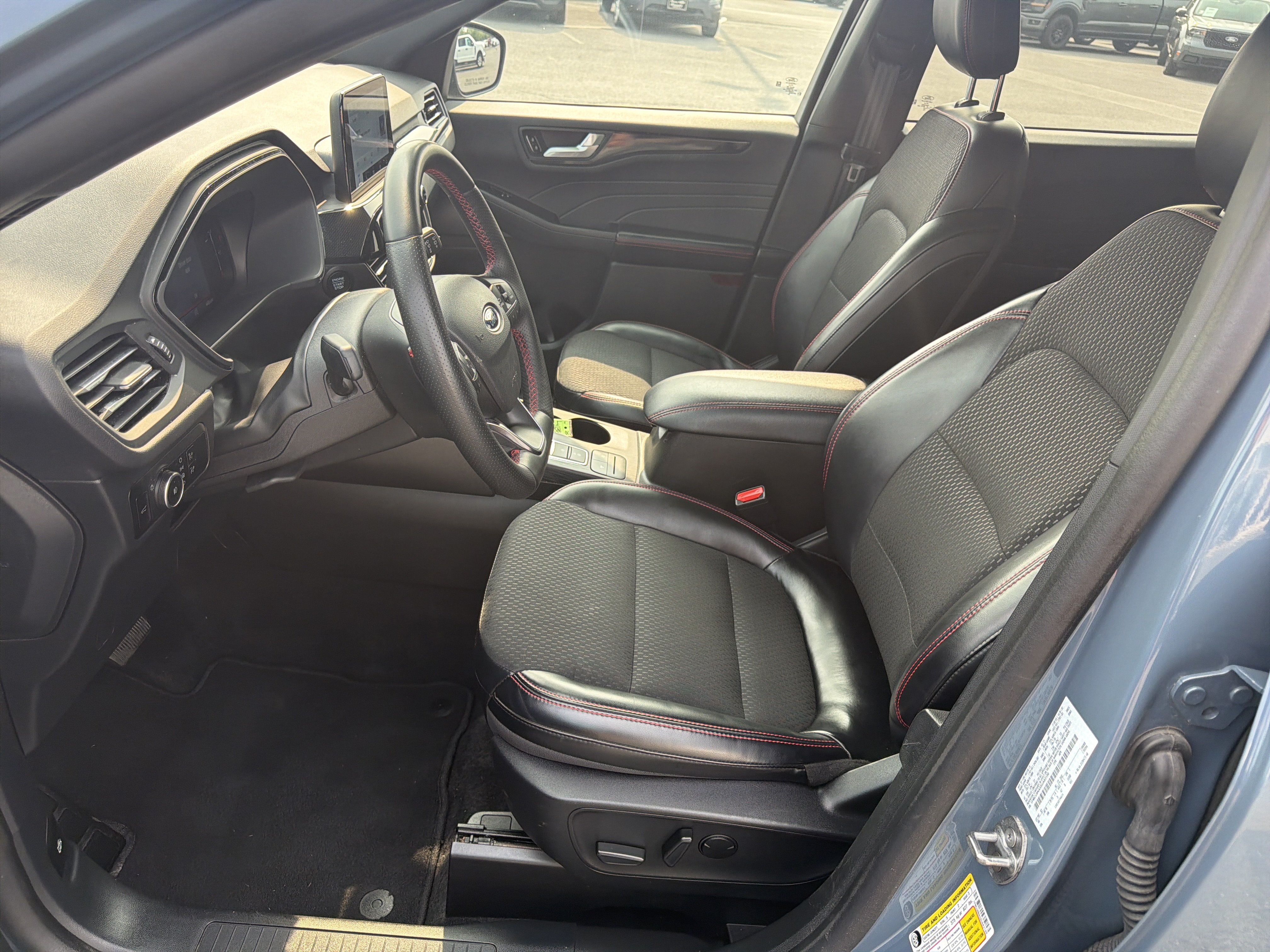 Used 2025 Ford Escape ST-Line Select AWD/4WD image 15