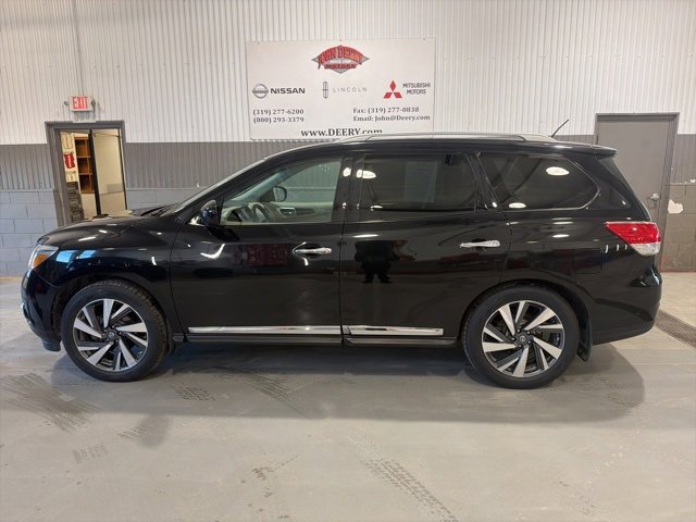 Used 2016 Nissan Pathfinder Platinum w/ Family Entertainment Package image 7