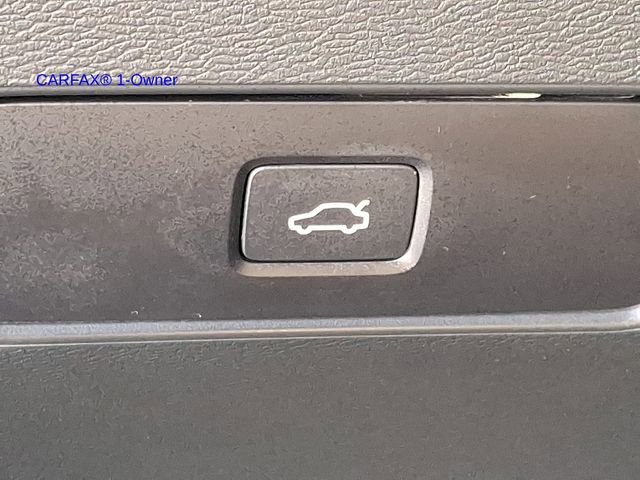 Certified 2023 Volvo XC40 B5 Plus w/ Driver Assist Package image 27